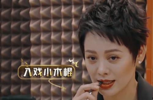 娱乐吃瓜配音演员是谁呀,是谁演绎了热门话题的趣味声音？